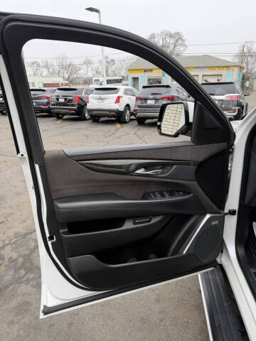 2017 Cadillac Escalade Platinum