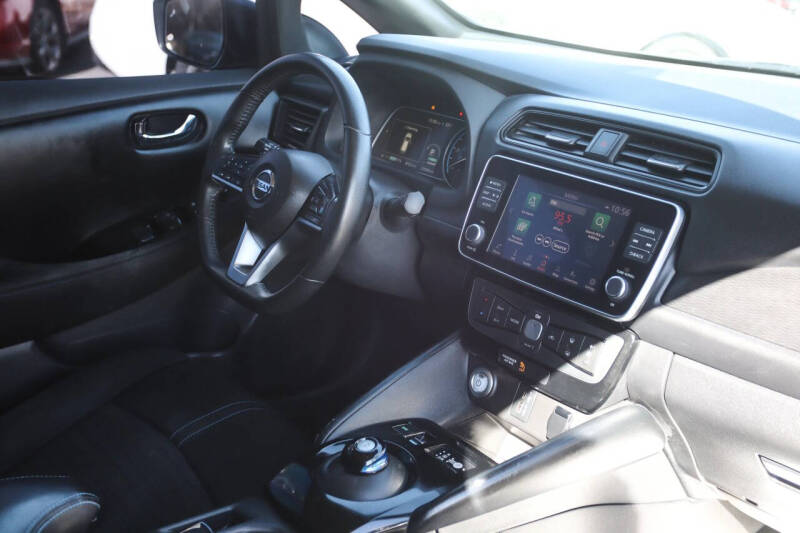 2020 Nissan LEAF SV