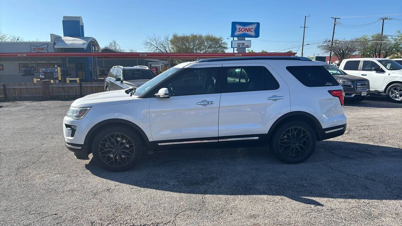 Off white 2019 Ford Explorer Limited Limited 4dr SUV 2