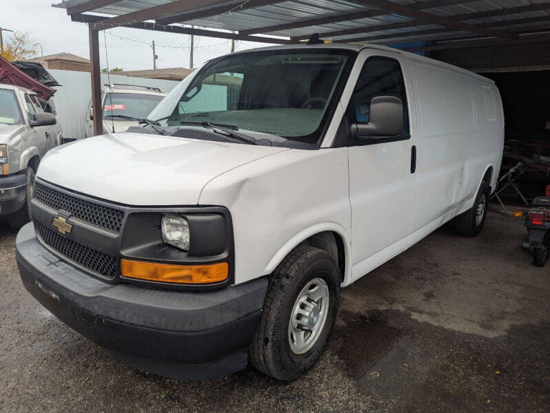 2017 Chevrolet Express Cargo Work Van's photo