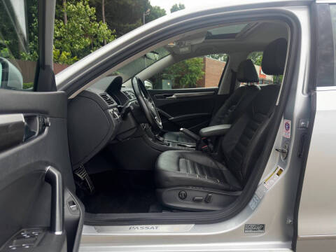 2017 Volkswagen Passat 1.8T SEL Premium