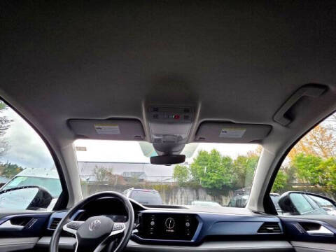 2024 Volkswagen Taos SE 4Motion