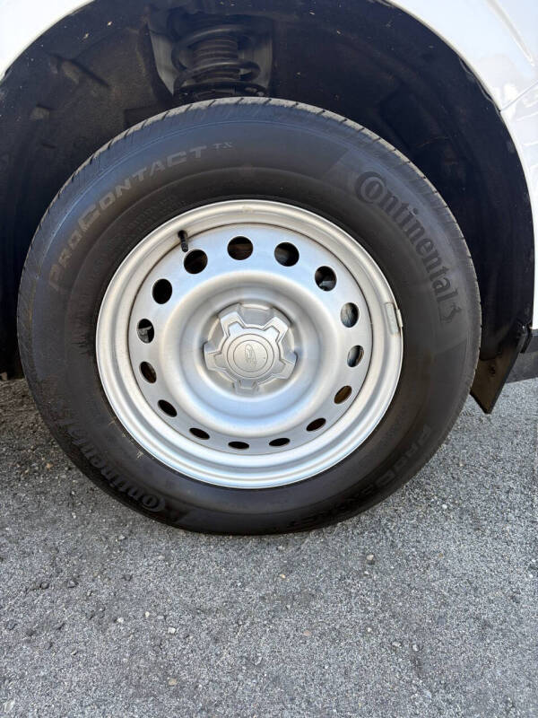 2024 Ford Maverick XL's photo