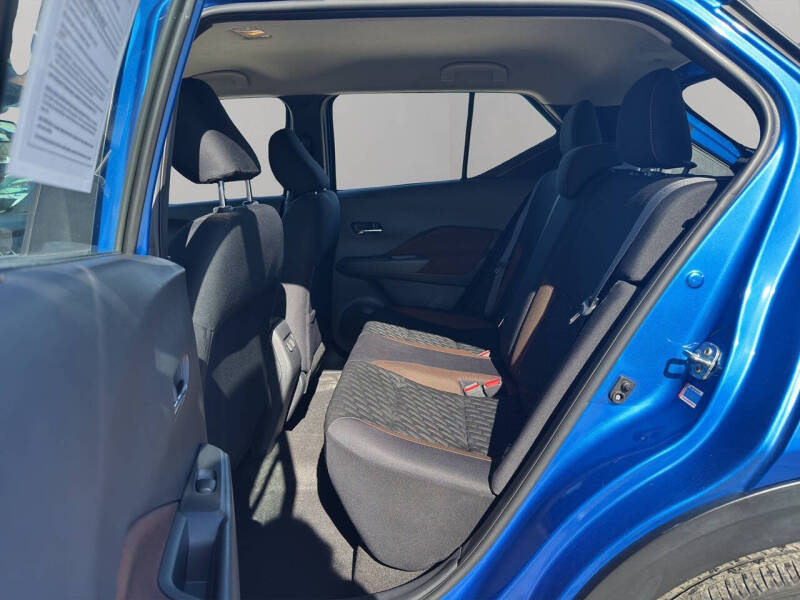 2023 Nissan Kicks SR