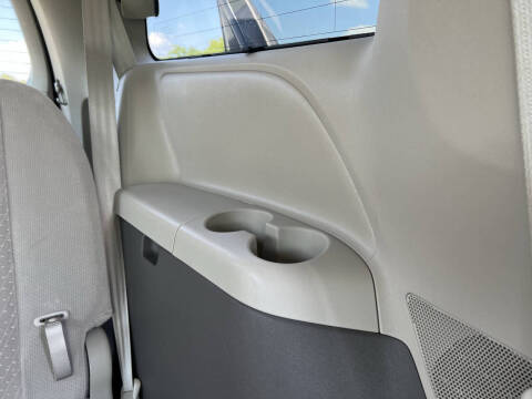 2020 Toyota Sienna LE 7-Passenger