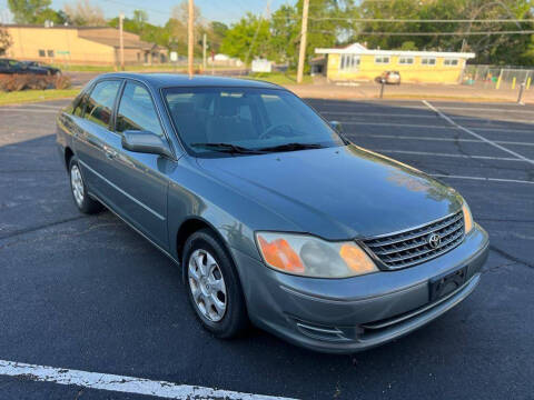 2004 Toyota Avalon for sale at Premium Motors in Saint Louis MO