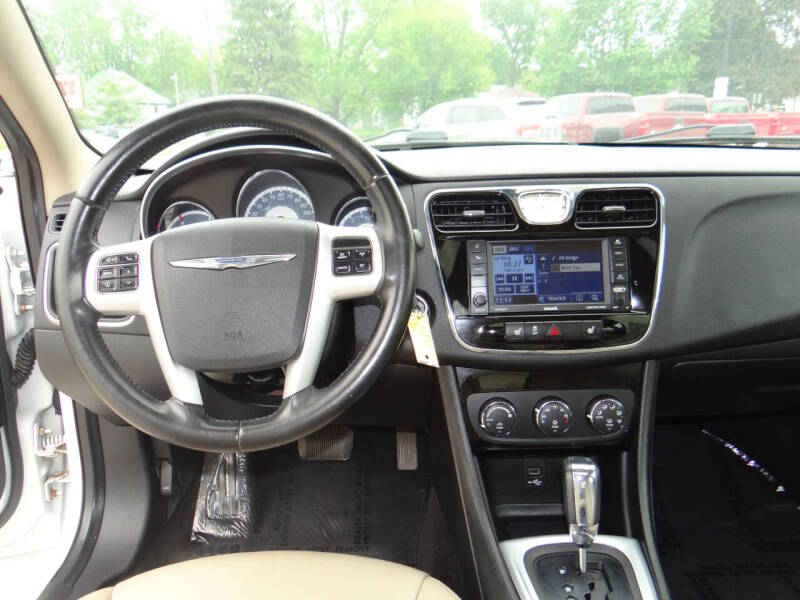 2012 Chrysler 200 Limited