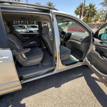 2004 Toyota Sienna