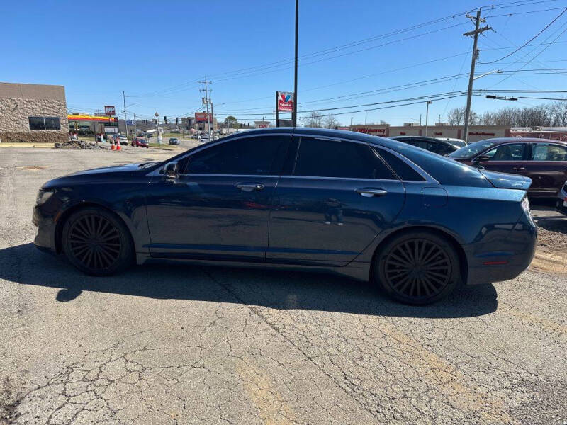 2017 Lincoln MKZ Reserve's photo