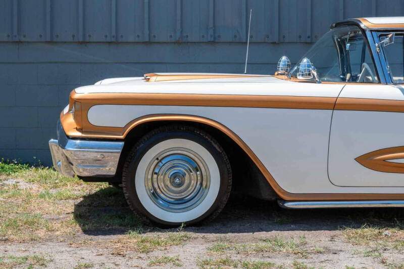 1960 Ford Thunderbird