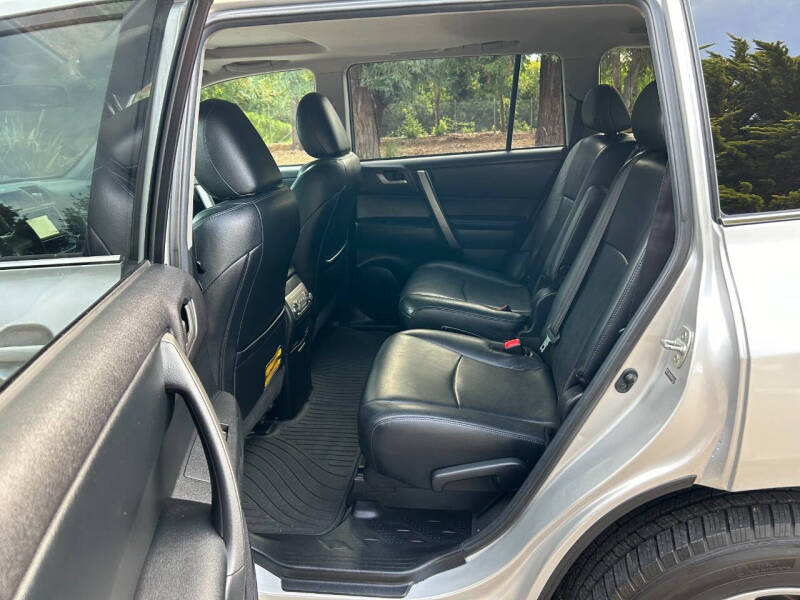 2013 Toyota Highlander SE