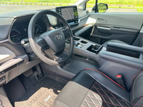 2024 Toyota Sienna LE 8-Passenger
