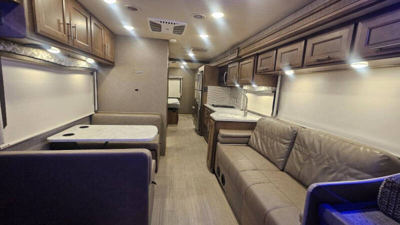 2021 Thor Motor Coach Magnitude