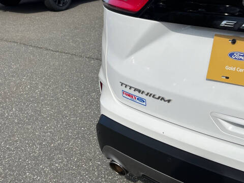 2022 Ford Edge Titanium
