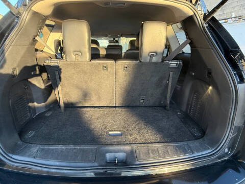 2017 Nissan Pathfinder SL