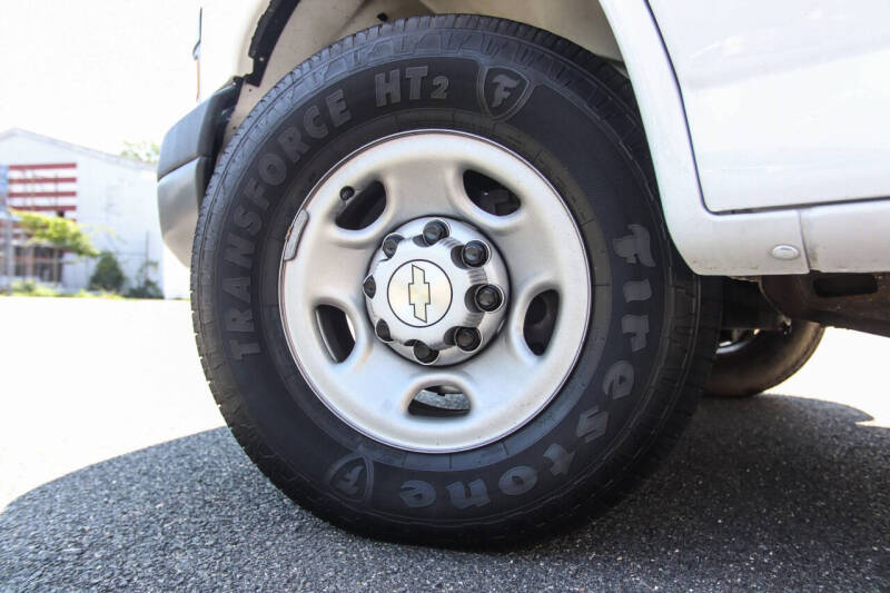 2023 Chevrolet Express 2500