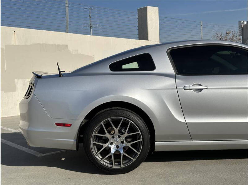 2014 Ford Mustang GT photo 14