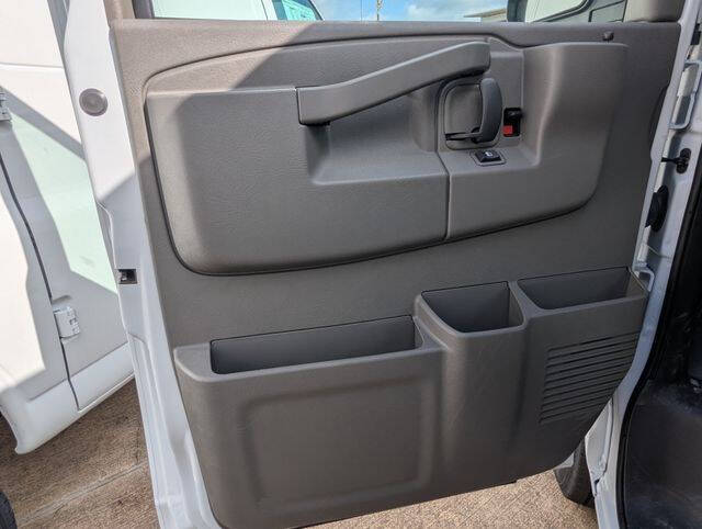 2025 Chevrolet Express 2500