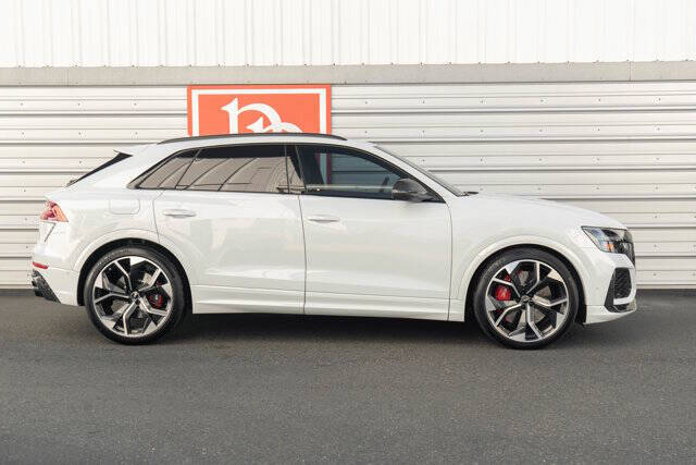 2023 Audi RS Q8 23