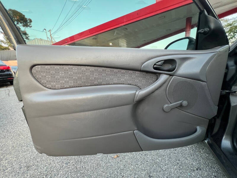2003 Ford Focus ZX3