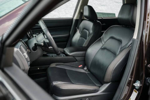 2022 Nissan Pathfinder SL