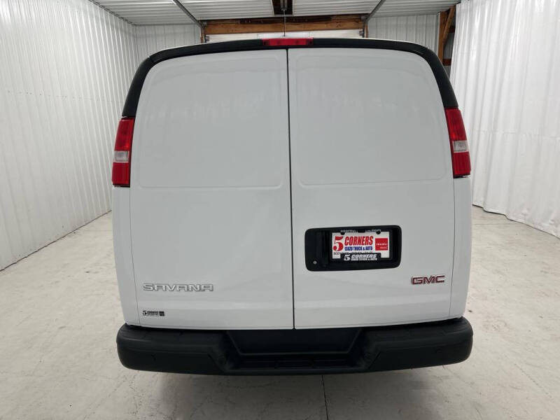 2023 GMC Savana Cargo Work Van photo 9