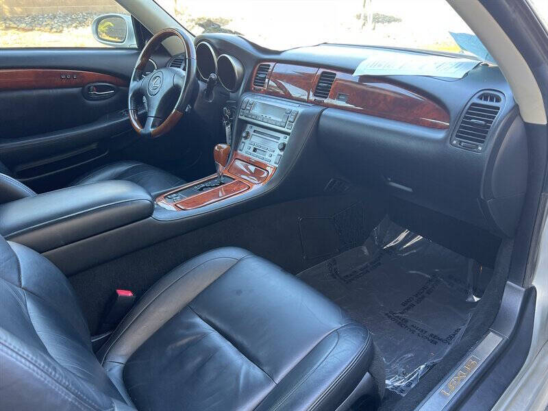 2004 Lexus SC 430