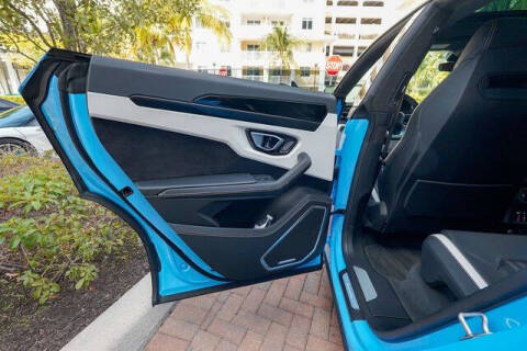 2024 Lamborghini Urus S