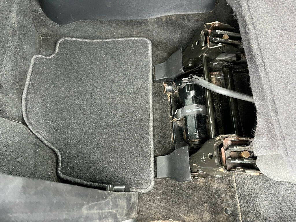2004 Jeep Wrangler 38