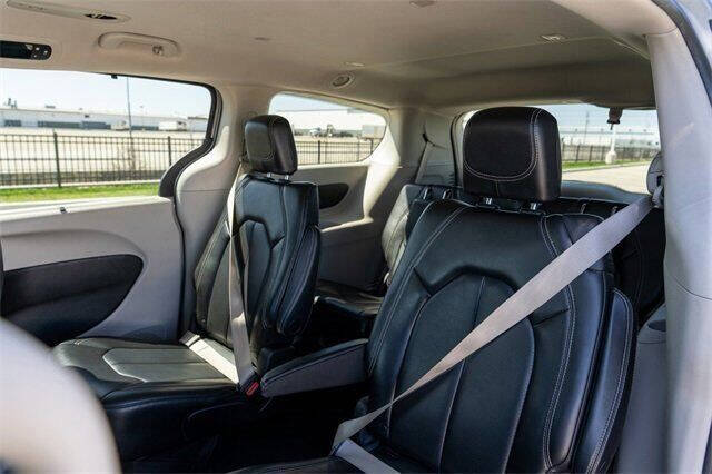 2020 Chrysler Voyager LXi