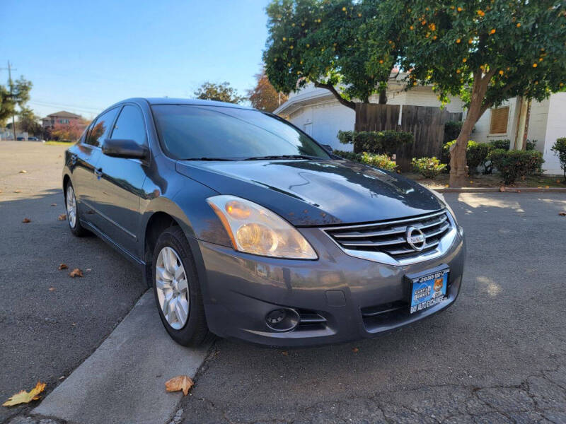 2011 Nissan Altima S photo 5