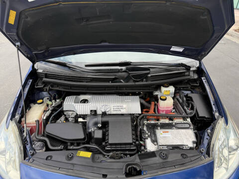 2010 Toyota Prius III