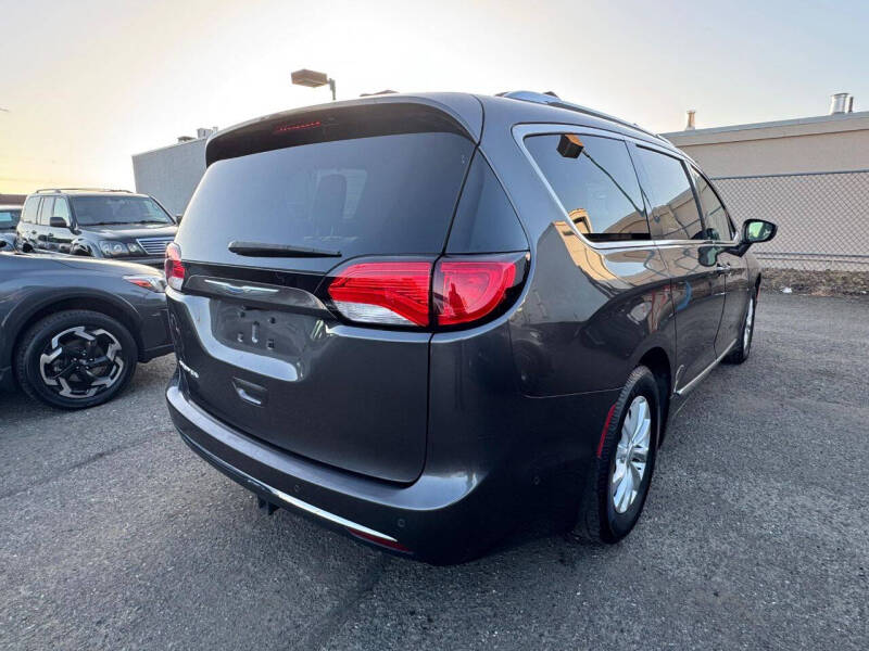 2018 Chrysler Pacifica Touring L