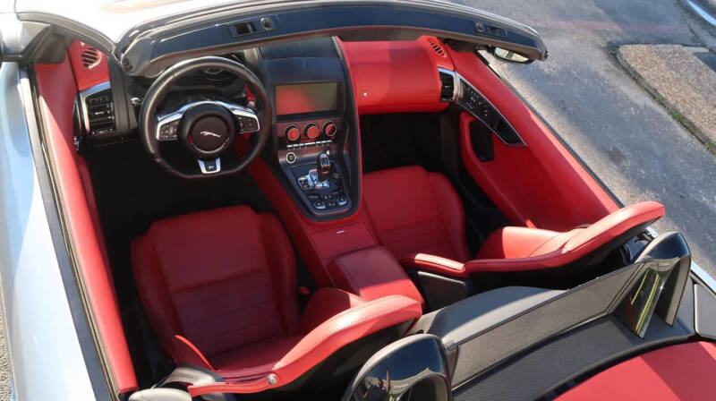 2020 Jaguar F-TYPE R