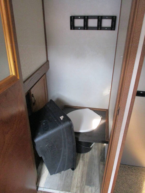 2008 ICE CASTLE 17' FISH HOUSE