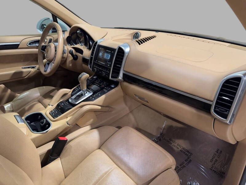 2015 Porsche Cayenne S E-Hybrid