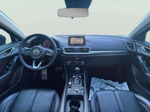 2018 Mazda MAZDA3 Touring