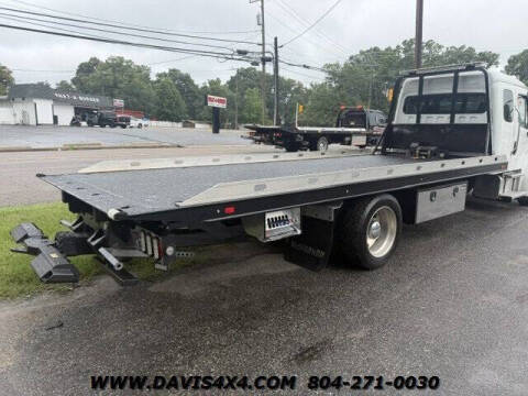 2021 Freightliner M2 106