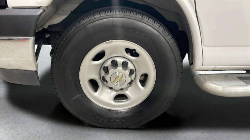 2024 Chevrolet Express 2500