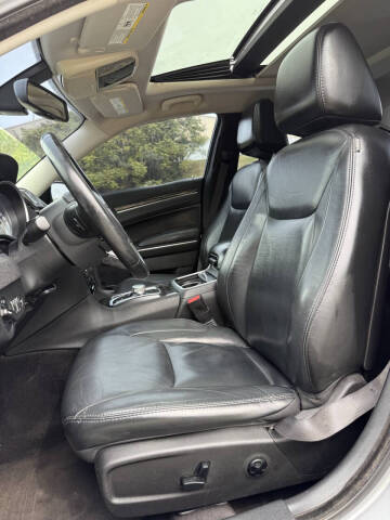 2016 Chrysler 300 Limited