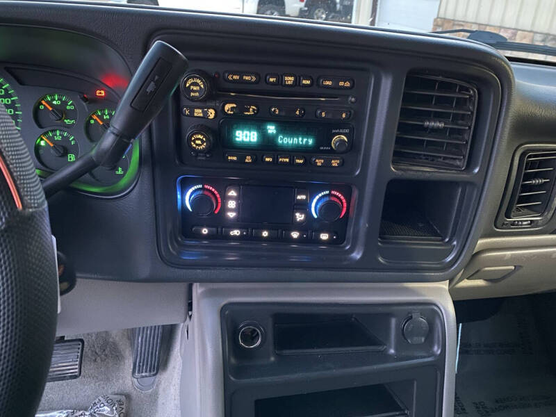 2004 Chevrolet Suburban 1500 LT