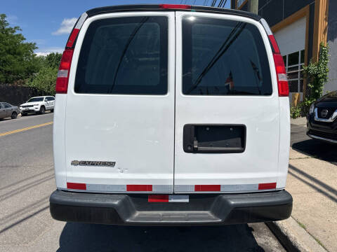 2019 Chevrolet Express 2500