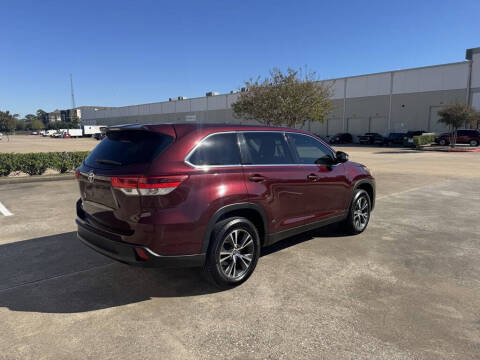 2019 Toyota Highlander LE