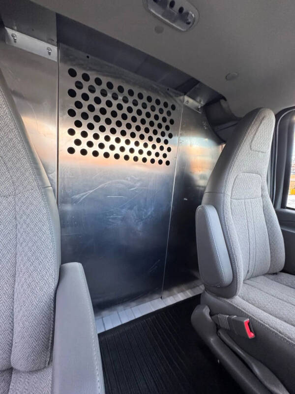 2025 Chevrolet Express 2500
