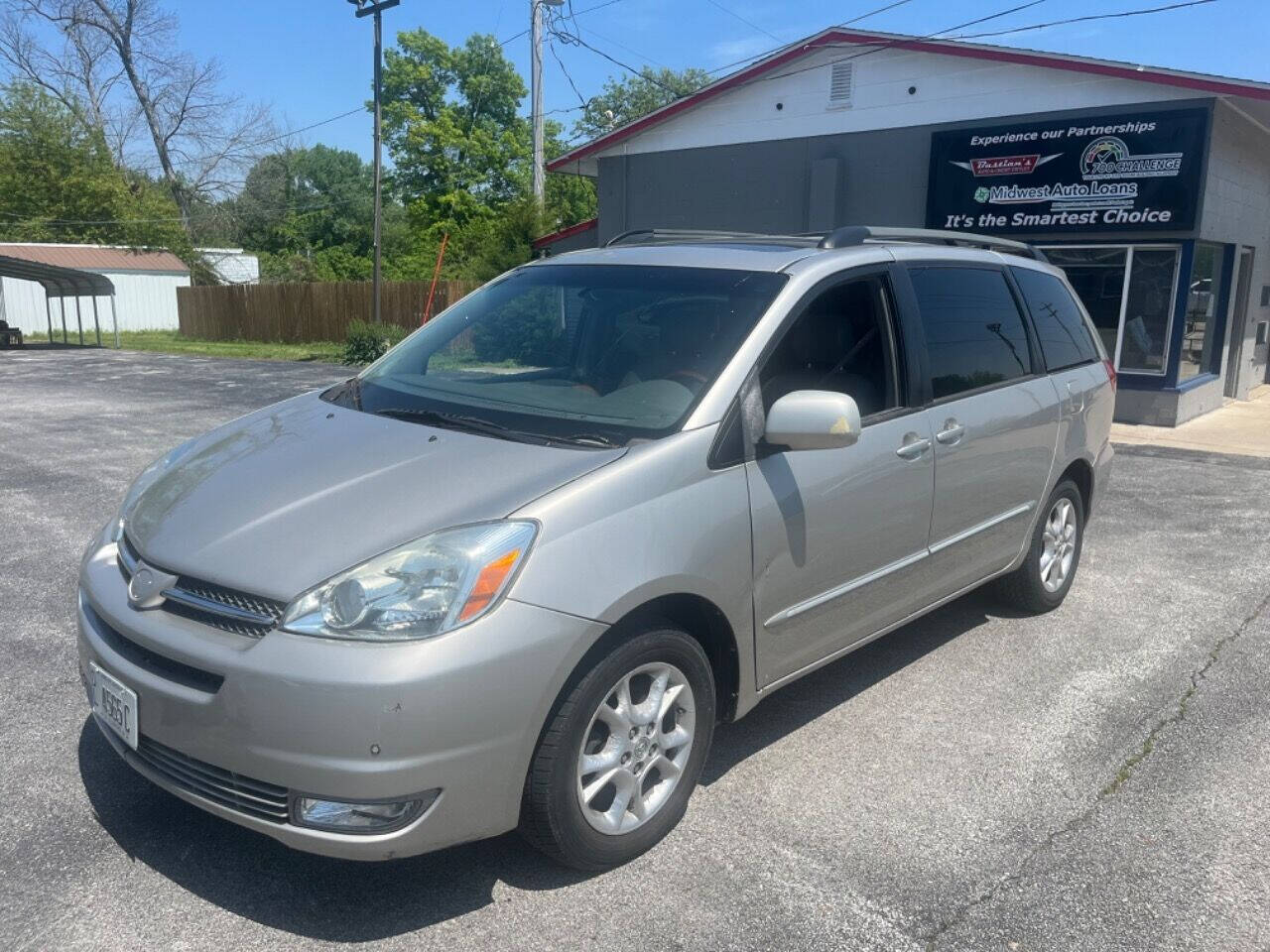 2004 Toyota Sienna for sale at Bastian s Auto Outlet in Coal Valley, IL