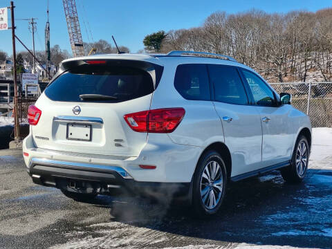 2017 Nissan Pathfinder SL