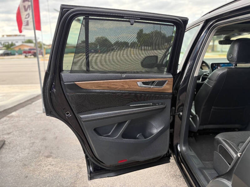 2024 Volkswagen Atlas SE