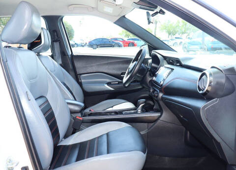 2023 Nissan Kicks SR