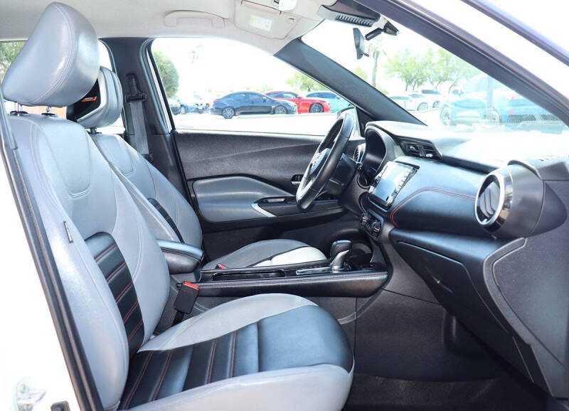 2023 Nissan Kicks SR