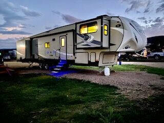 2018 Coachmen Chaparral 370FL